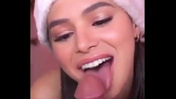 Play Bruna Marquezine Deepfake