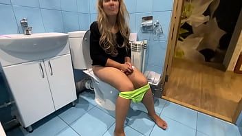 Play The stepmom did not wear panties so that it would be more convenient for the stepson to fuck her in the ass