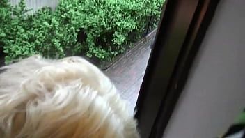 Play Hot amateur blonde xxx