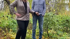 Play Chubby MILF Elena's Public Outdoor Fetish with Aleksandr
