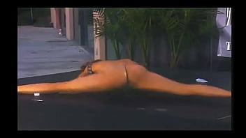 Play Flexy Curvy Stripper Devin!