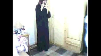 Play Muslim ass play with bottle