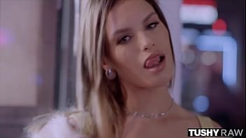 Play TUSHYRAW Anal-hungry Jesse takes hard cock deep in her ass