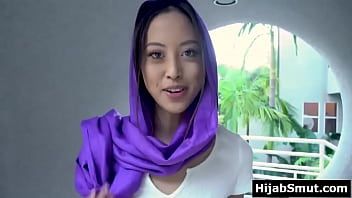 Play Horny muslim teen can't stop thinking about fucking